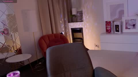 Agnes online show from 02/22/26, 09:46