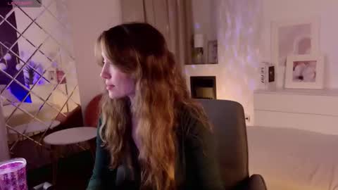 Agnes online show from 03/25/26, 10:27