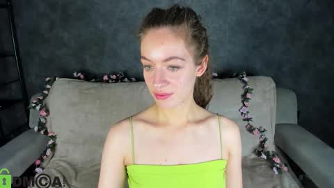 agnes wells online show from 11/17/25, 09:26