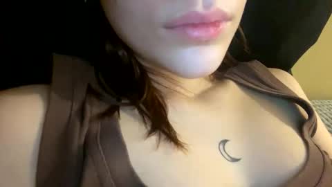 Agnes online show from 10/04/25, 07:34