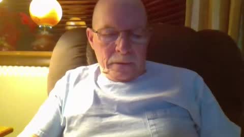 aguynrkfrd online show from 12/02/24, 09:56