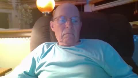 aguynrkfrd online show from 09/22/25, 09:33