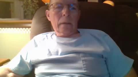 aguynrkfrd online show from 09/30/25, 09:58