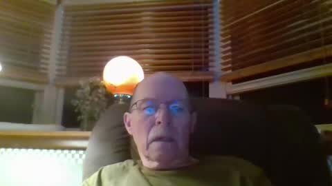 aguynrkfrd online show from 10/06/25, 09:29