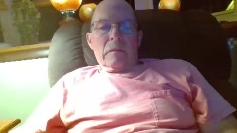 aguynrkfrd online show from 11/08/25, 10:26