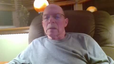 aguynrkfrd online show from 12/03/25, 10:57