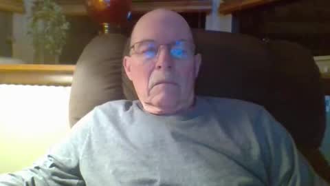 aguynrkfrd online show from 12/15/25, 09:57