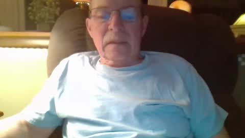 aguynrkfrd online show from 04/17/26, 09:01