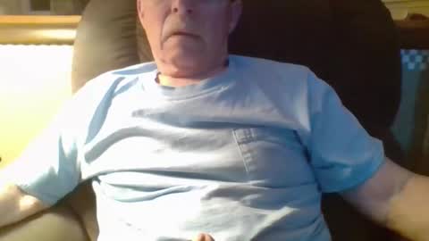 aguynrkfrd online show from 04/19/26, 09:52