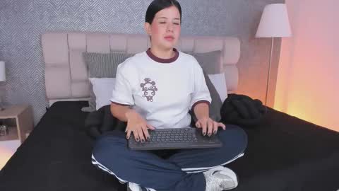 Ahmara  online show from 02/18/26, 11:39