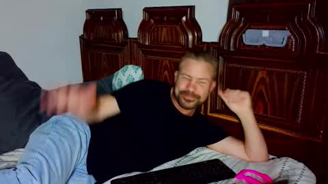 Blue Eyed Handsome Man online show from 02/13/26, 08:16