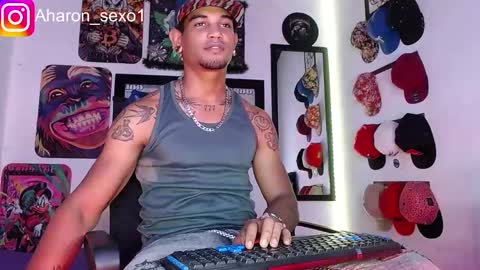 Snapshot of aharon_sexo1 chatting on 01/15/25, 03:00 Aharon  Zamora online show from 01/15/25, 03:00