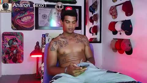 Snapshot of aharon_sexo1 chatting on 01/27/25, 02:10 Aharon  Zamora online show from 01/27/25, 02:10