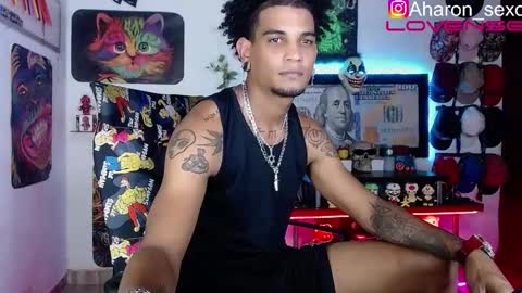 Snapshot of aharon_sexo1 chatting on 10/24/25, 01:24 Aharon  Zamora online show from 10/24/25, 01:24