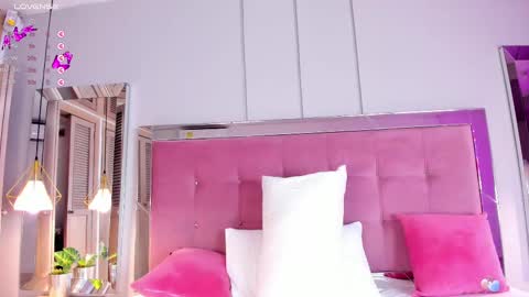 Snapshot of ahincale chatting on 02/19/25, 02:23 AHINOA online show from 02/19/25, 02:23