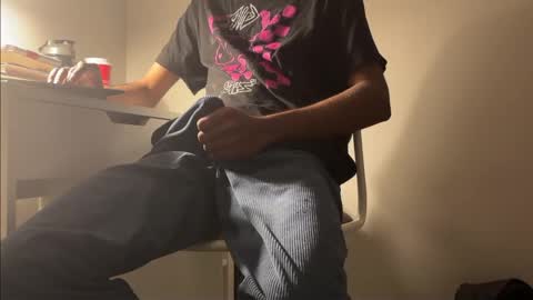 Snapshot of ahmedkhan632131 chatting on 02/19/26, 07:04 Dylan online show from 02/19/26, 07:04