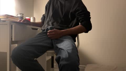 Snapshot of ahmedkhan632131 chatting on 03/08/26, 05:55 Dylan online show from 03/08/26, 05:55