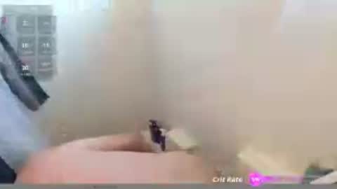 Snapshot of aholevibe chatting on 07/19/26, 01:09 Jay online show from 07/19/26, 01:09