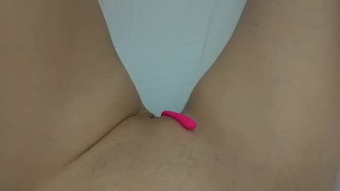 Snapshot of ahsexi chatting on 12/18/24, 02:42 Taylor online show from 12/18/24, 02:42