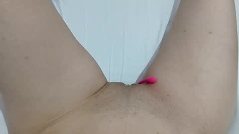 Snapshot of ahsexi chatting on 01/15/26, 07:35 Taylor online show from 01/15/26, 07:35