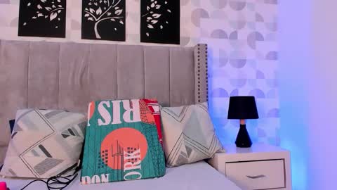 ahsly_ms online show from 10/07/25, 07:00