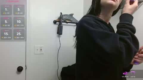 Snapshot of ahungkittykat chatting on 07/22/26, 06:22 Kat online show from 07/22/26, 06:22