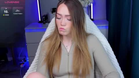 ai__girl online show from 11/15/25, 10:12