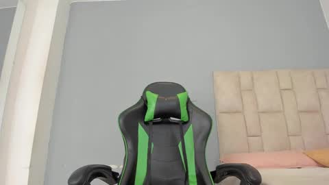 karoline  online show from 02/18/25, 10:14