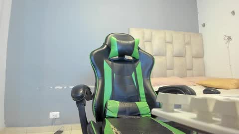 karoline  online show from 02/20/25, 02:07