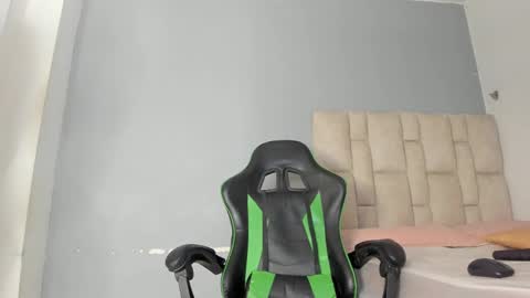 karoline  online show from 02/20/25, 05:12