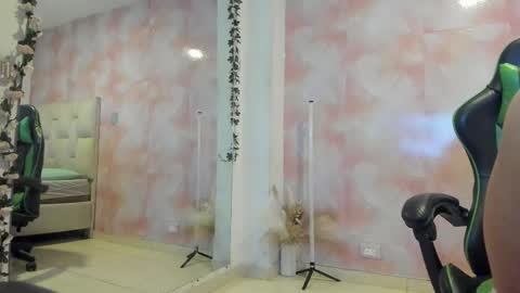 karoline  online show from 09/16/25, 07:37