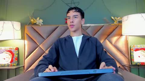 aiden_royce online show from 12/20/25, 03:24