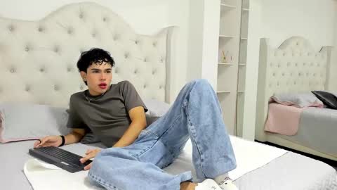 Aiden  online show from 01/25/25, 12:05