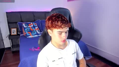 Aiden  online show from 12/04/25, 01:09