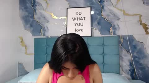 Ailyn online show from 04/20/26, 09:49