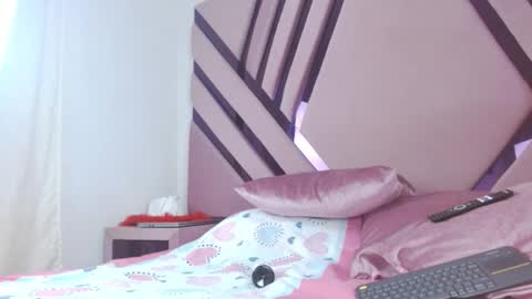 aiilynsmiith online show from 11/24/25, 03:50