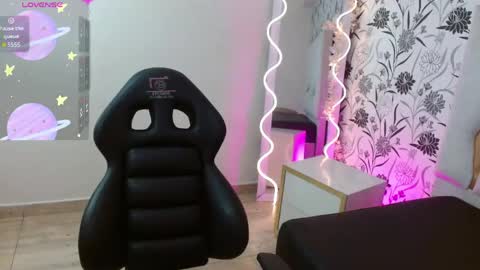 aiithana_tay online show from 06/06/26, 07:07