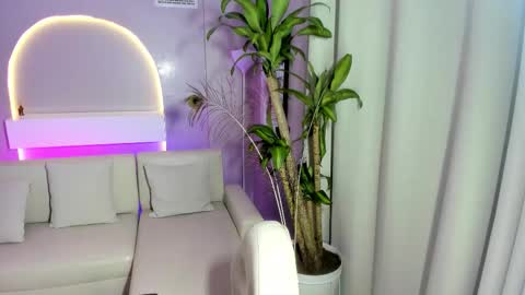   online show from 12/14/25, 02:17