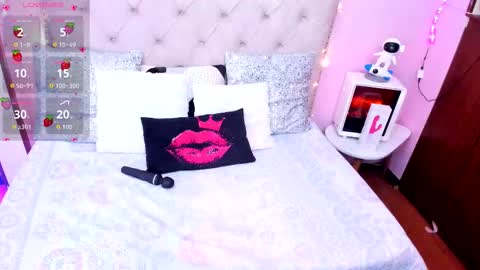 Aileen  online show from 10/28/25, 04:27