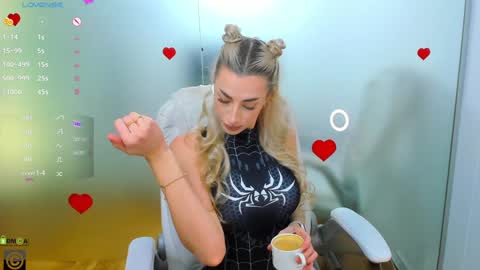 Allie  online show from 11/01/25, 08:38