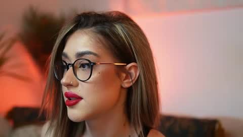  Aileen  online show from 04/05/26, 08:17