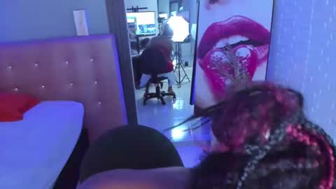 aileenkeys online show from 06/19/26, 07:50