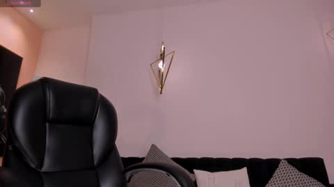  AILEEN VEGA  online show from 02/19/25, 08:20