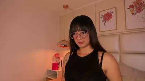 Snapshot of aily_yozuko chatting on 06/18/26, 02:34 Aily Yozuko online show from 06/18/26, 02:34