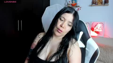 Snapshot of ailynred_ chatting on 05/07/26, 03:23 Ailyn online show from 05/07/26, 03:23