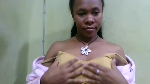 Snapshot of aimee982179 chatting on 06/02/26, 02:24 aimee982179 online show from 06/02/26, 02:24