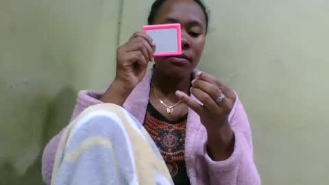 Snapshot of aimee982179 chatting on 06/15/26, 02:47 aimee982179 online show from 06/15/26, 02:47
