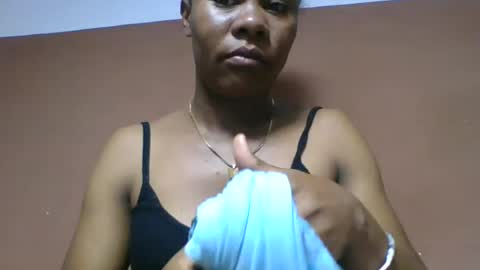 Snapshot of aimee982179 chatting on 07/15/26, 02:06 aimee982179 online show from 07/15/26, 02:06