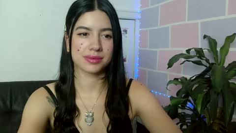 Snapshot of aine_ileana chatting on 05/29/26, 05:00 J online show from 05/29/26, 05:00