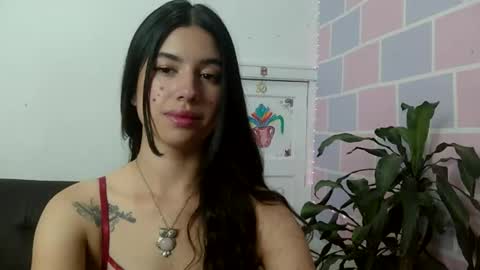 Snapshot of aine_ileana chatting on 06/01/26, 01:24 J online show from 06/01/26, 01:24